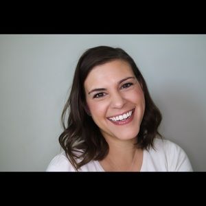 Meet your Posher, Dolores